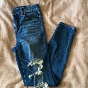 American Eagle ripped skinny jeans in size 8
